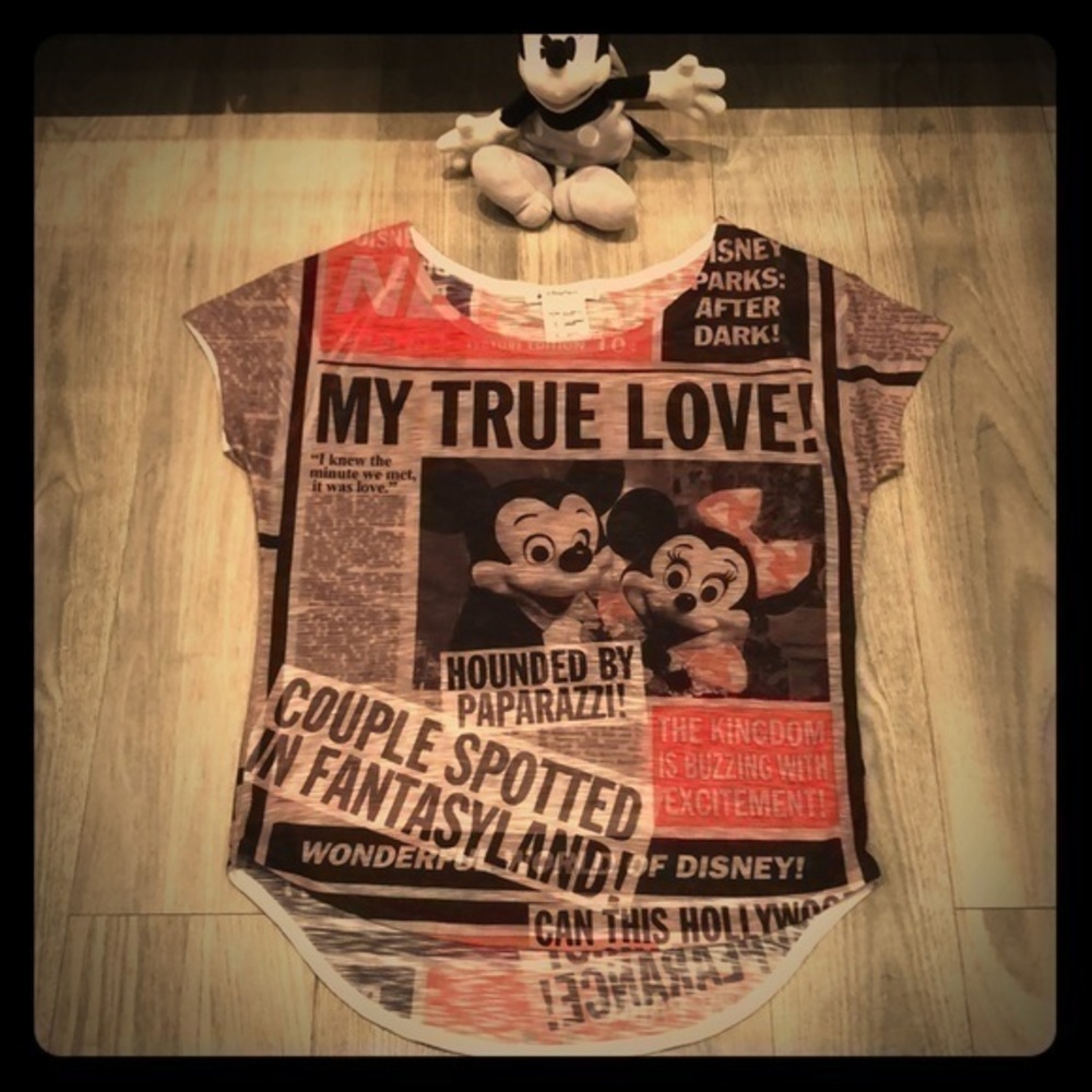 Authentic Disney Parks Size M Headline shirt